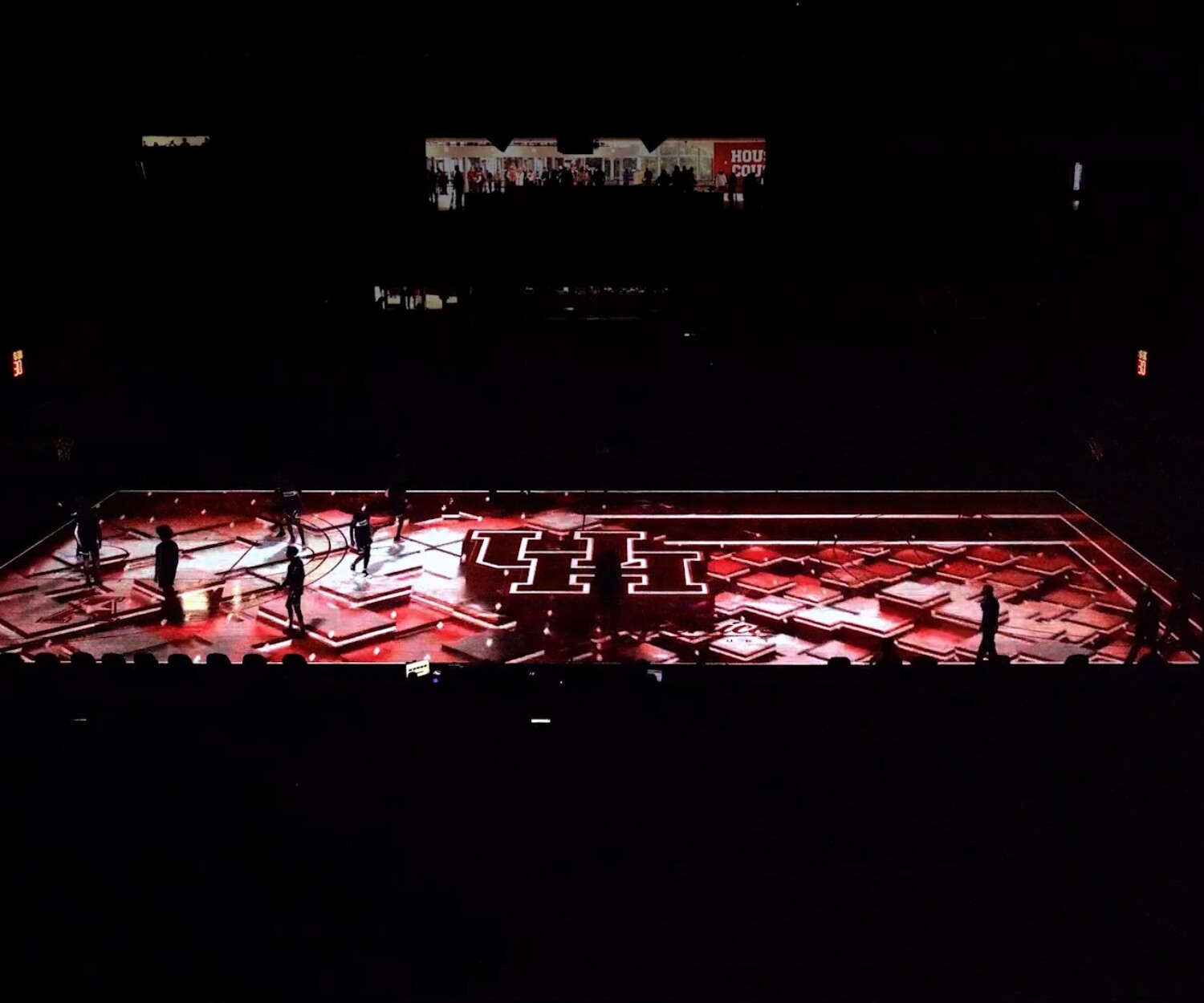 University_of_Houston_Basketball_Court_Projection_Mapping_Show-1