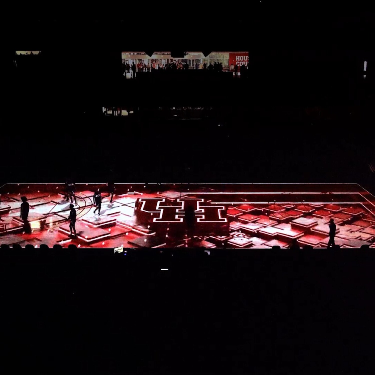 University_of_Houston_Basketball_Court_Projection_Mapping_Show-1