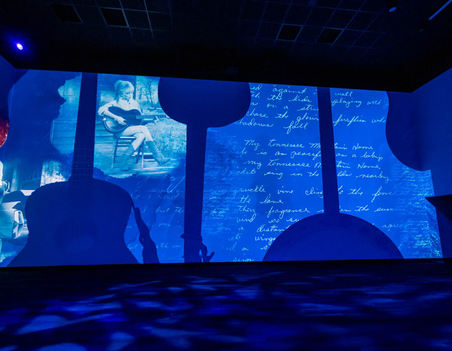 Dolly Parton Experience immersive projection mapping