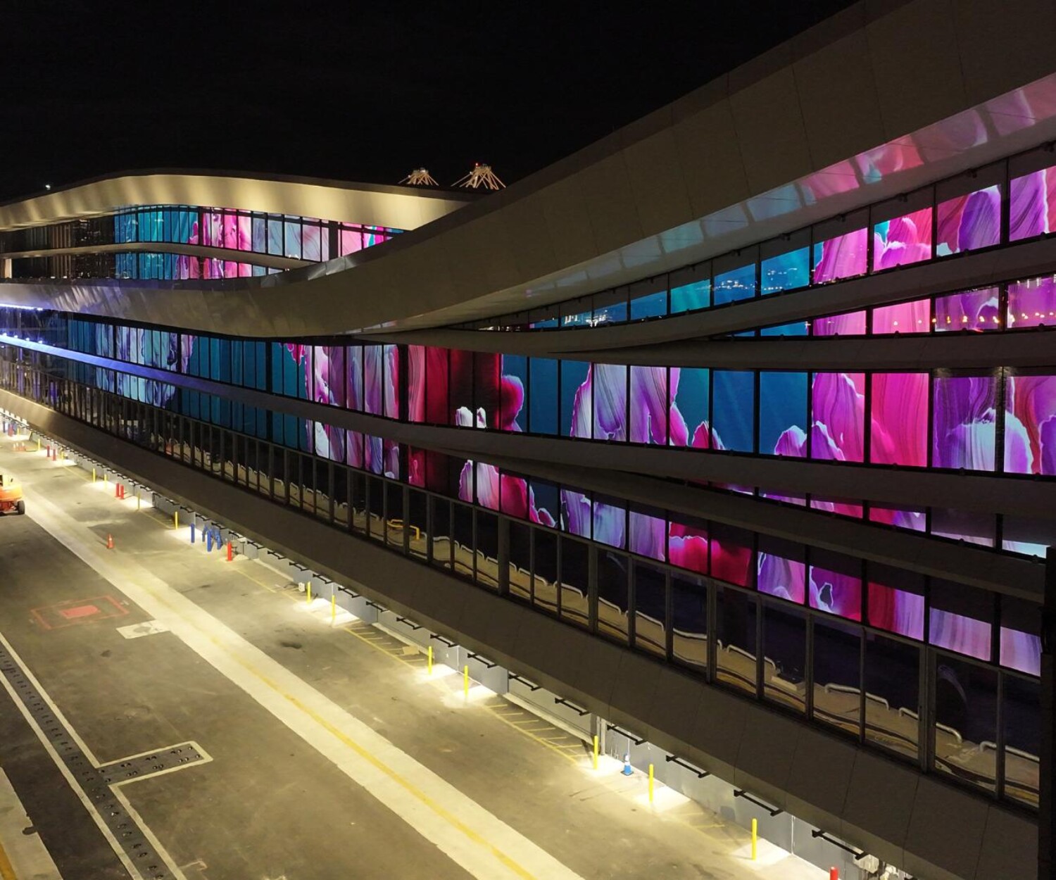 Maris MSC Port Miami Art Projection Mapping (4)